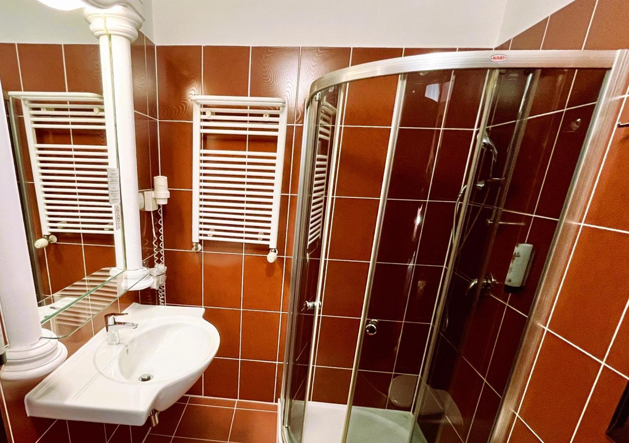 Pod Zamkiem Bed and breakfast 4*