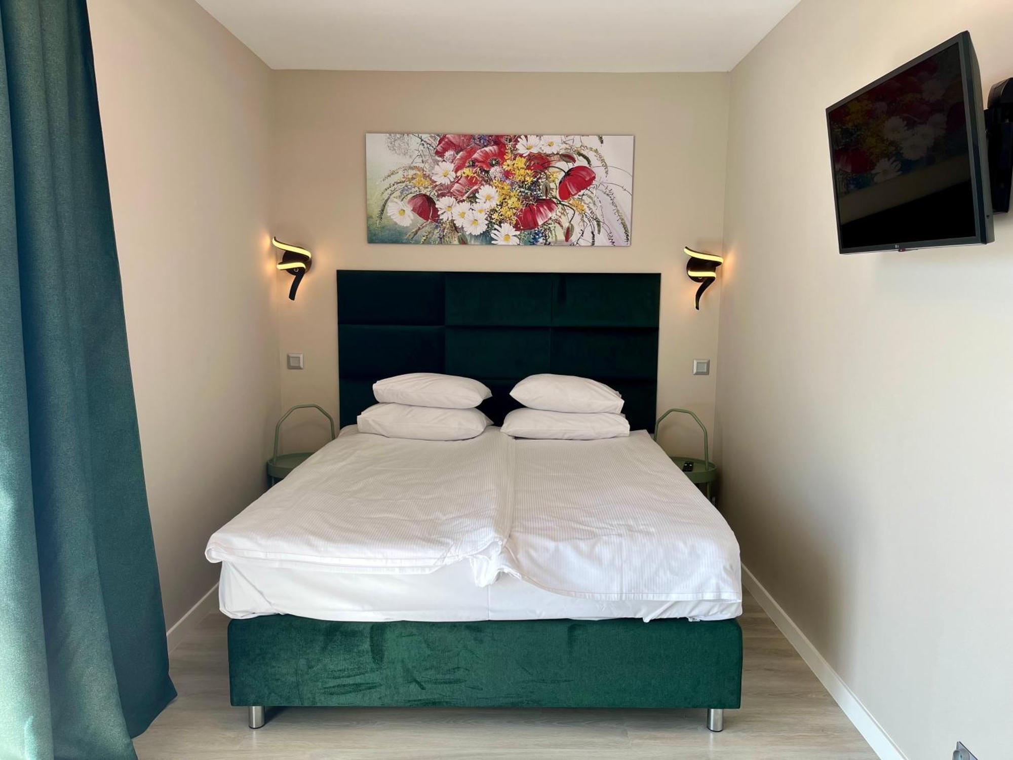 Pod Zamkiem Bed and breakfast 4*